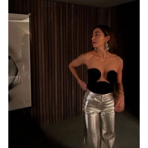 Welcome To The Love Club
Heart Top Black Size S/M NWT - Picture 9 of 12